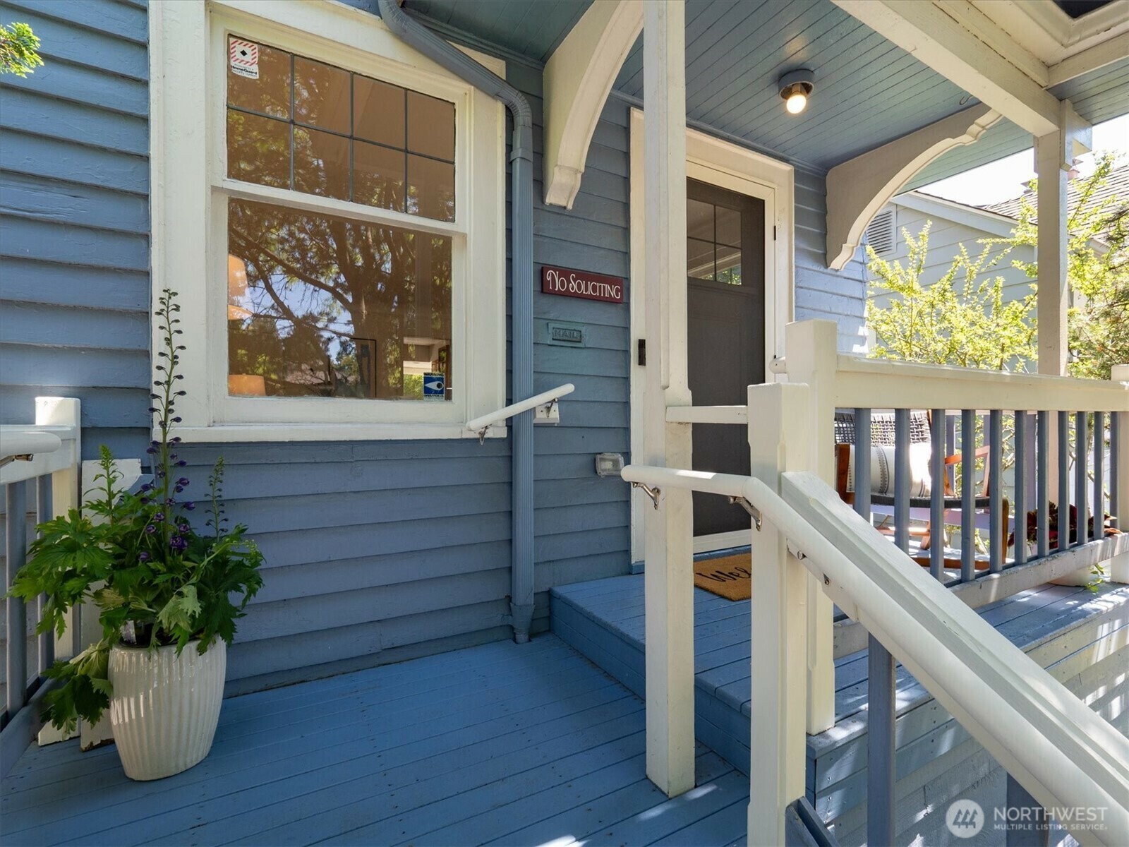 Property Photo: 4828 38th Avenue NE WA 98105