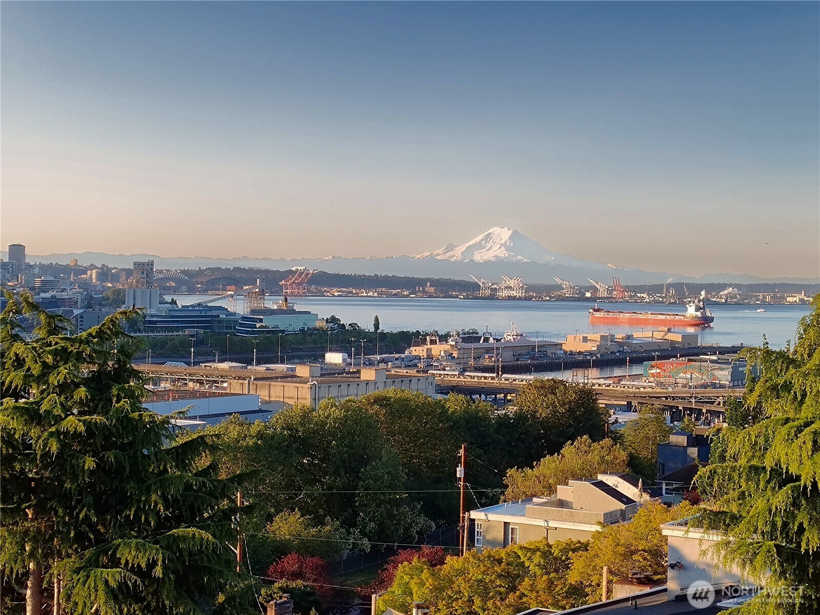 Property Photo: 2200 Thorndyke Avenue W 404 WA 98199