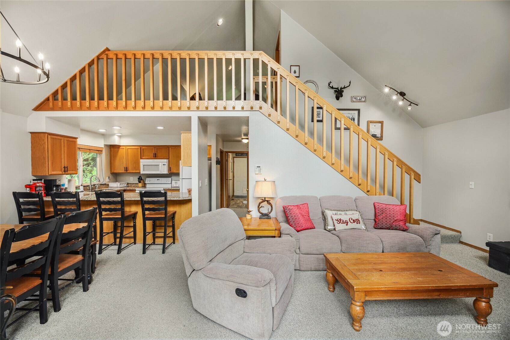 Property Photo: 1051 Yellowstone WA 98068