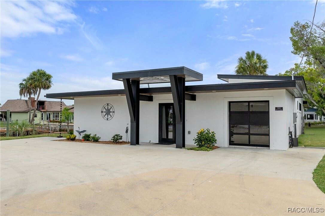 Property Photo: 1941 NW 17th Street FL 34428