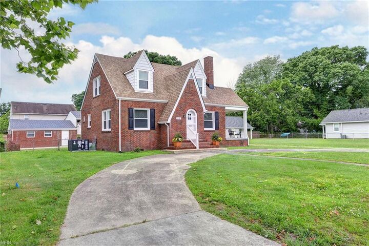 Property Photo:  319 Greenbriar Avenue  VA 23661 