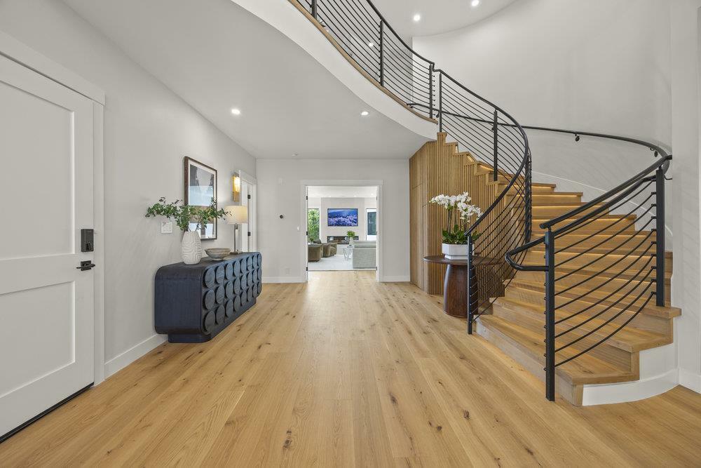 Property Photo: 1095 Macadamia Drive CA 94010