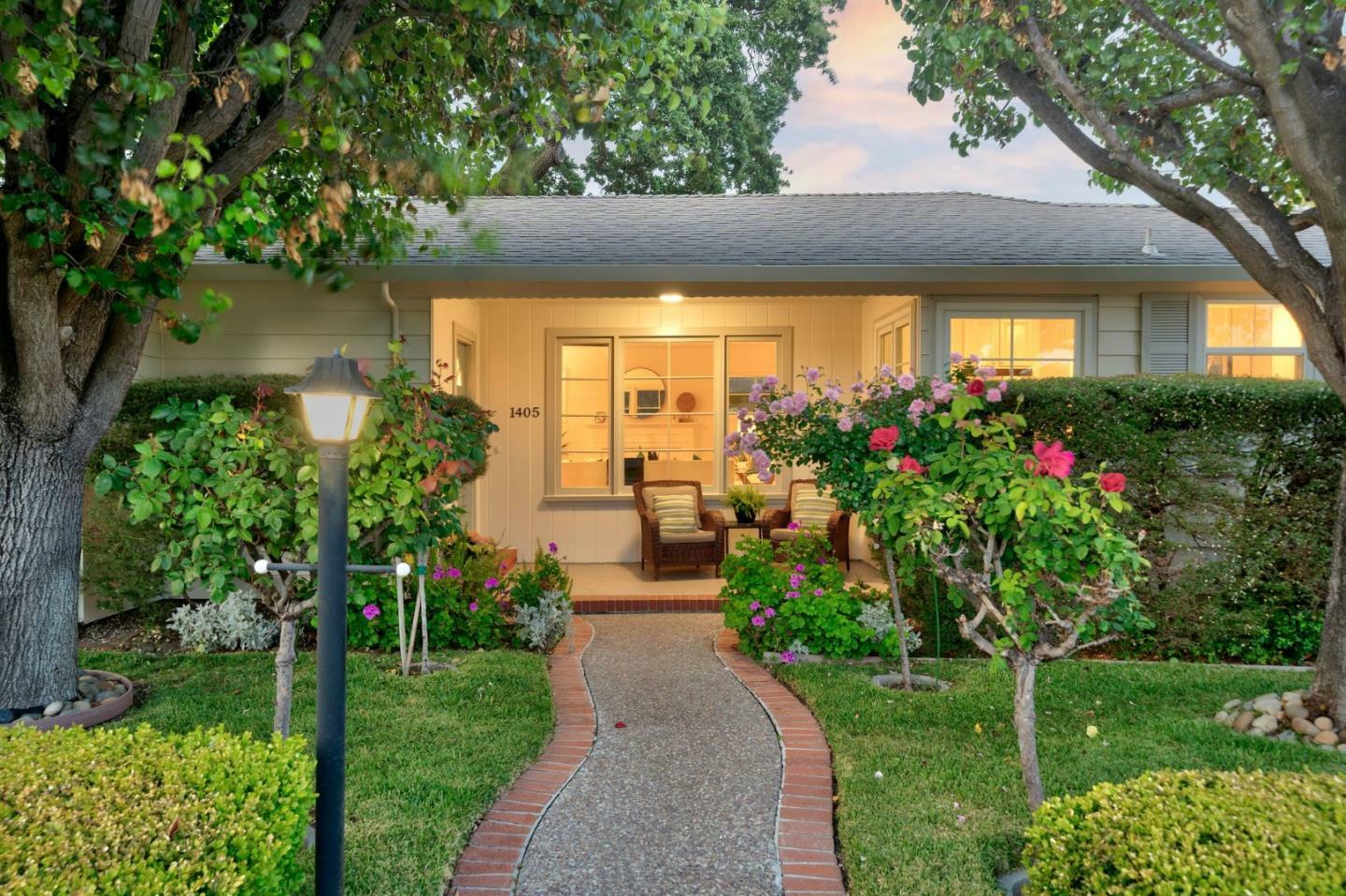 Property Photo: 1405 Oakhurst Avenue CA 94070