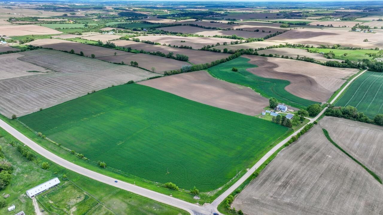 Property Photo: W2828 Hafen Road WI 53550