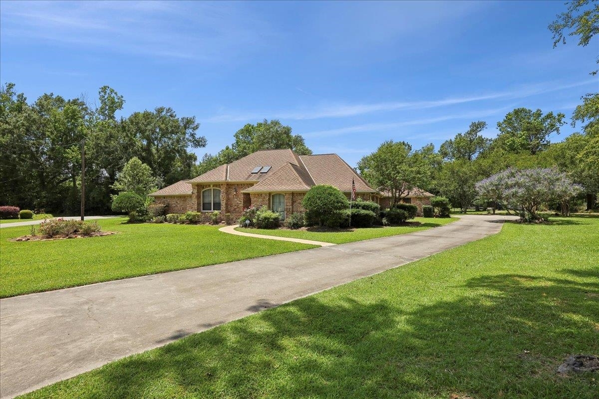 Property Photo: 4711 Burns Circle TX 77630