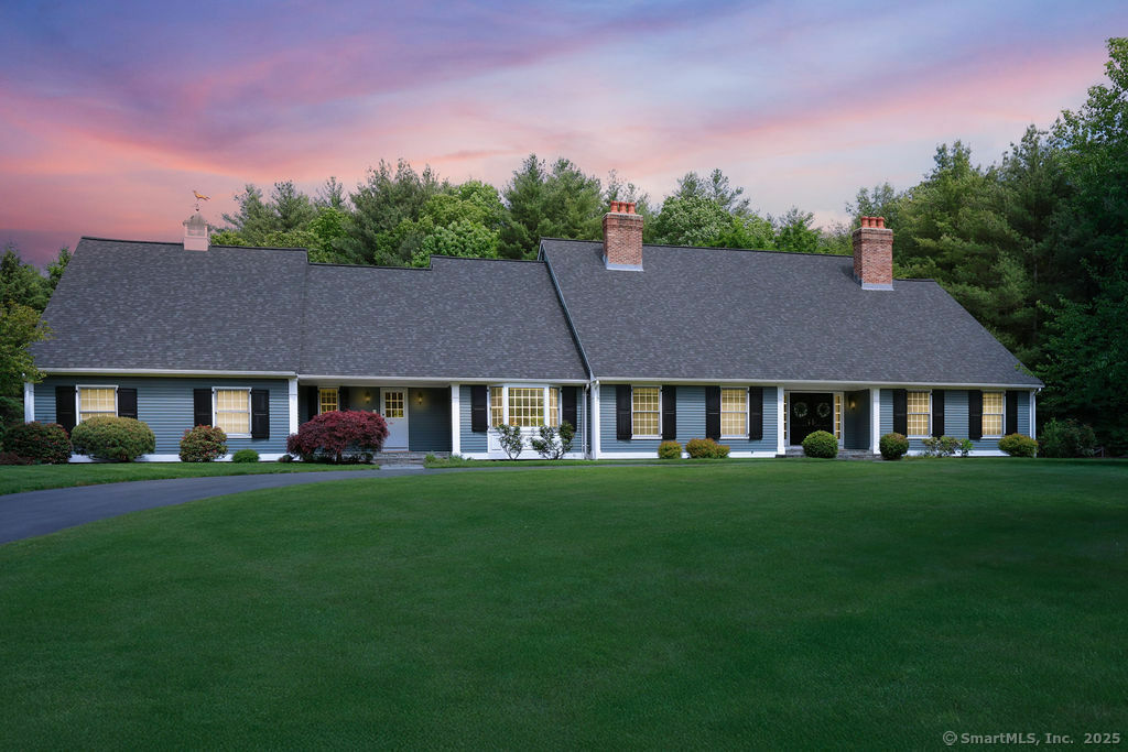 16 Oak Bluff  Avon CT 06001 photo