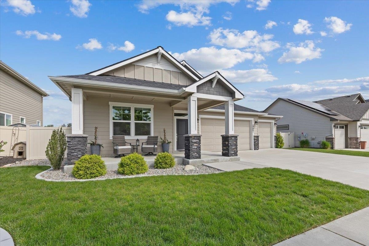 Property Photo: 19661 E Riverwalk Ave WA 99016