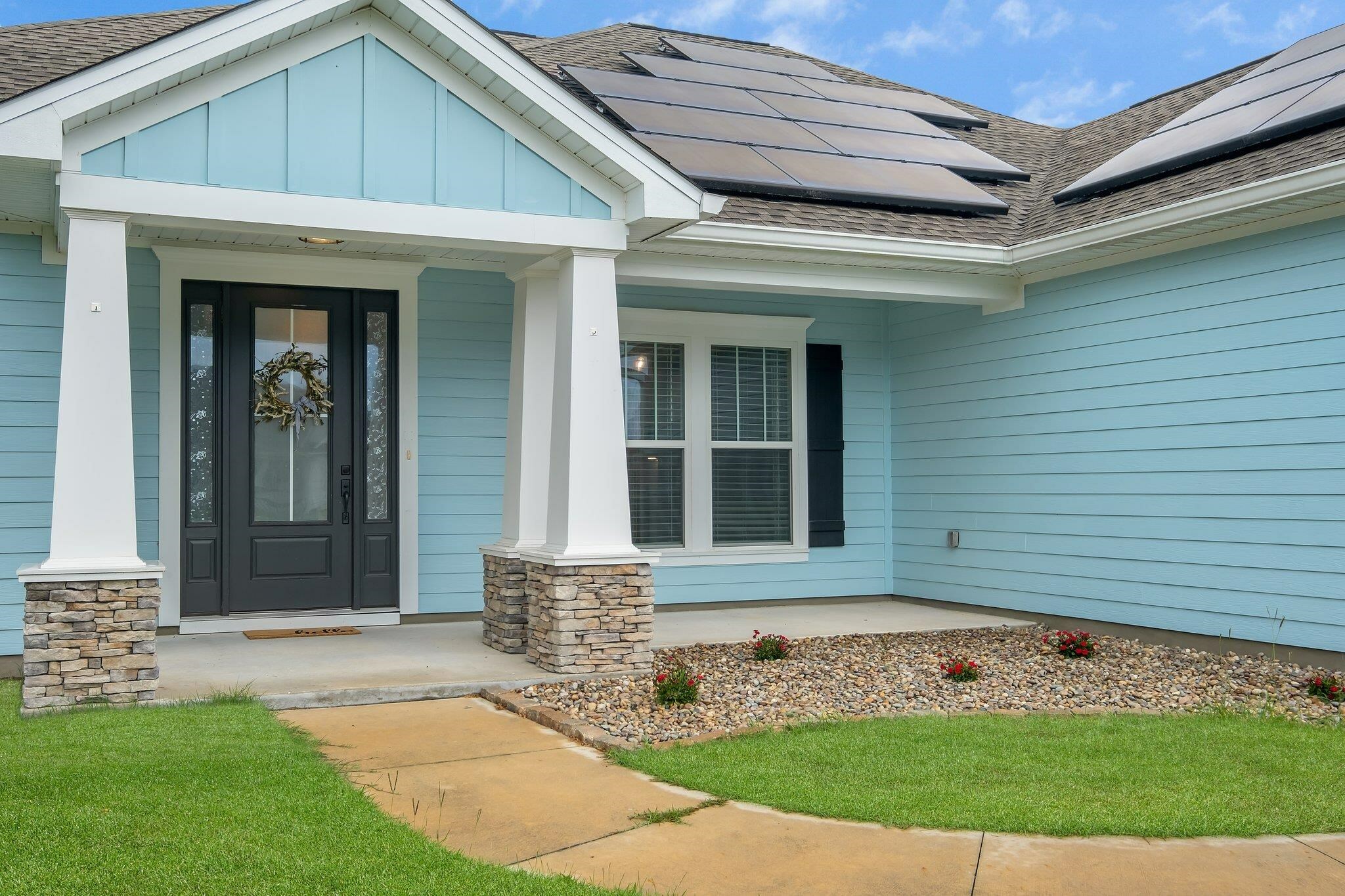 Property Photo: 8 Windsor Way FL 32327