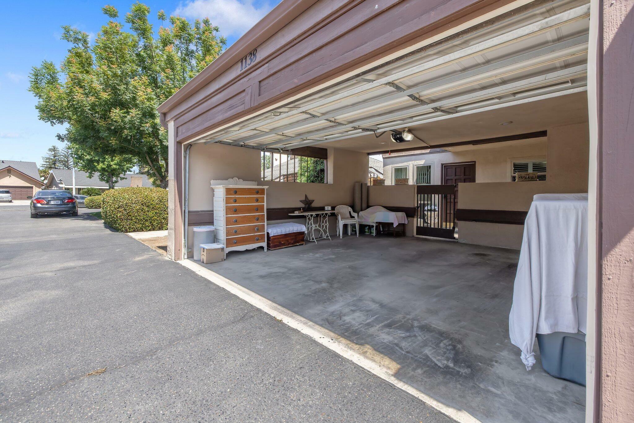 Property Photo: 1138 N Gem Street CA 93274