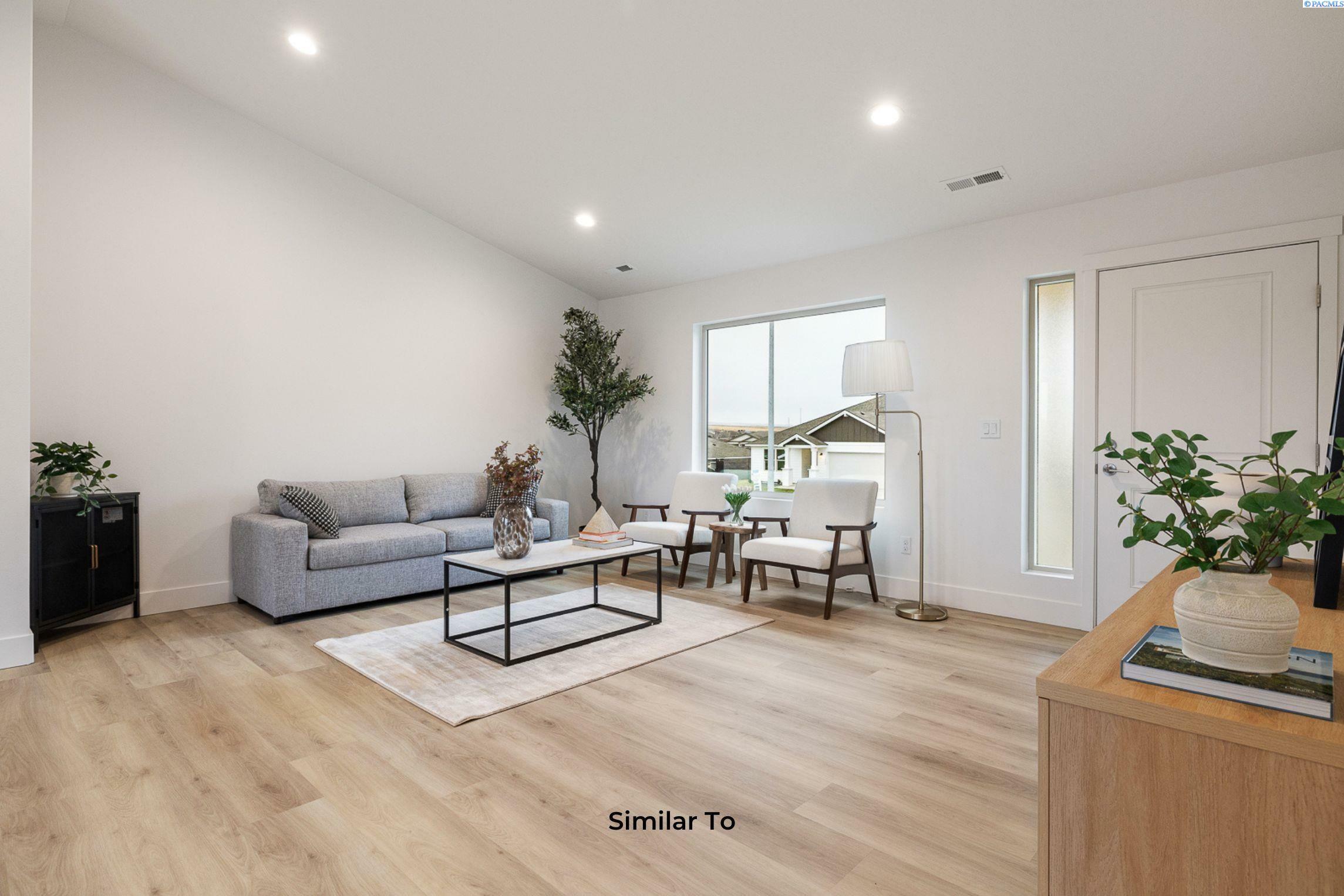 Property Photo: 703 Vineyard St WA 98930