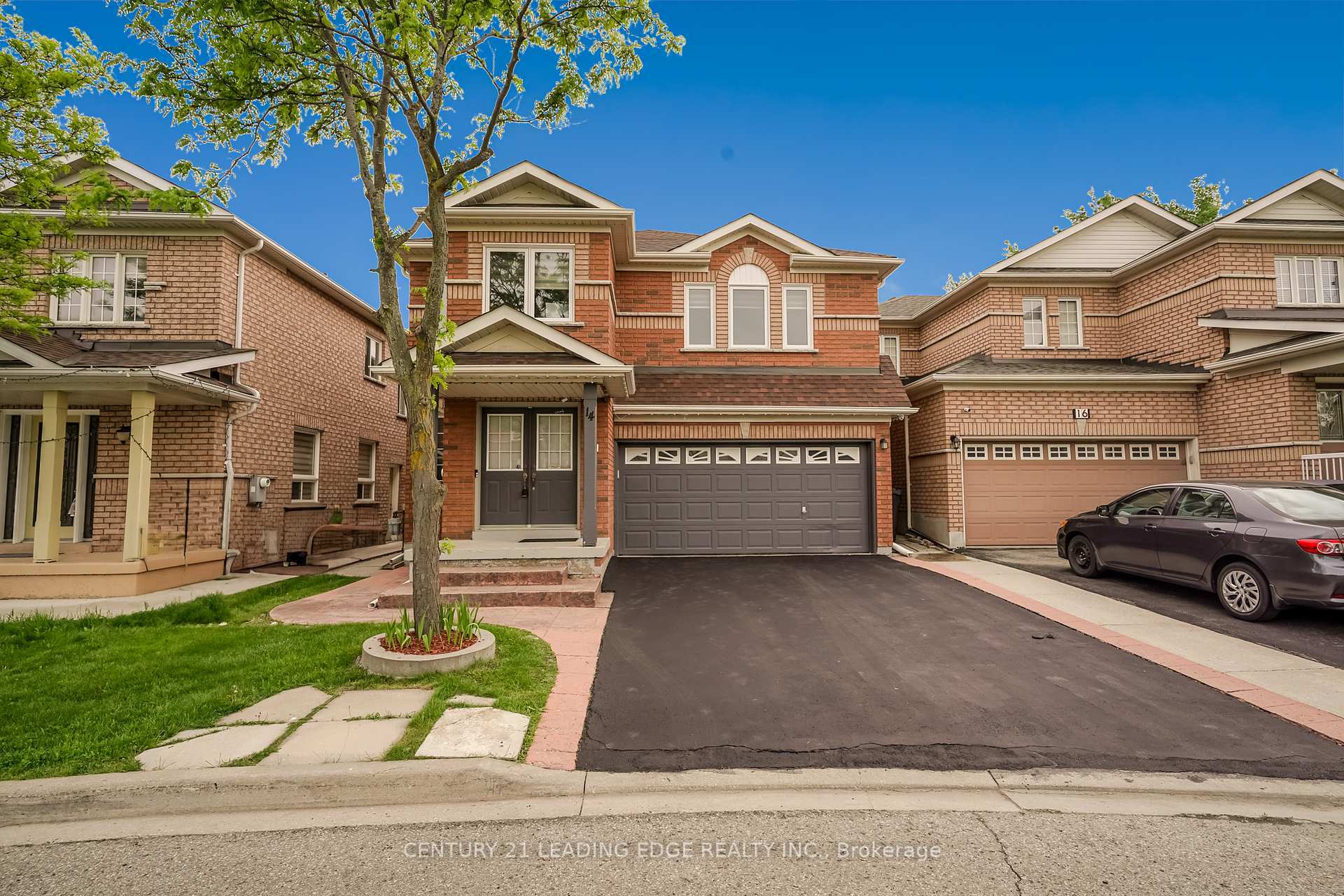 14 Galveston Crescent  Brampton ON L7A 3R7 photo