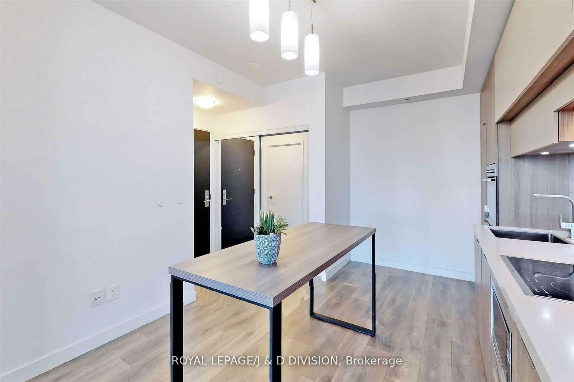Property Photo: 8 Eglinton Avenue E 707 ON M4P 1A6