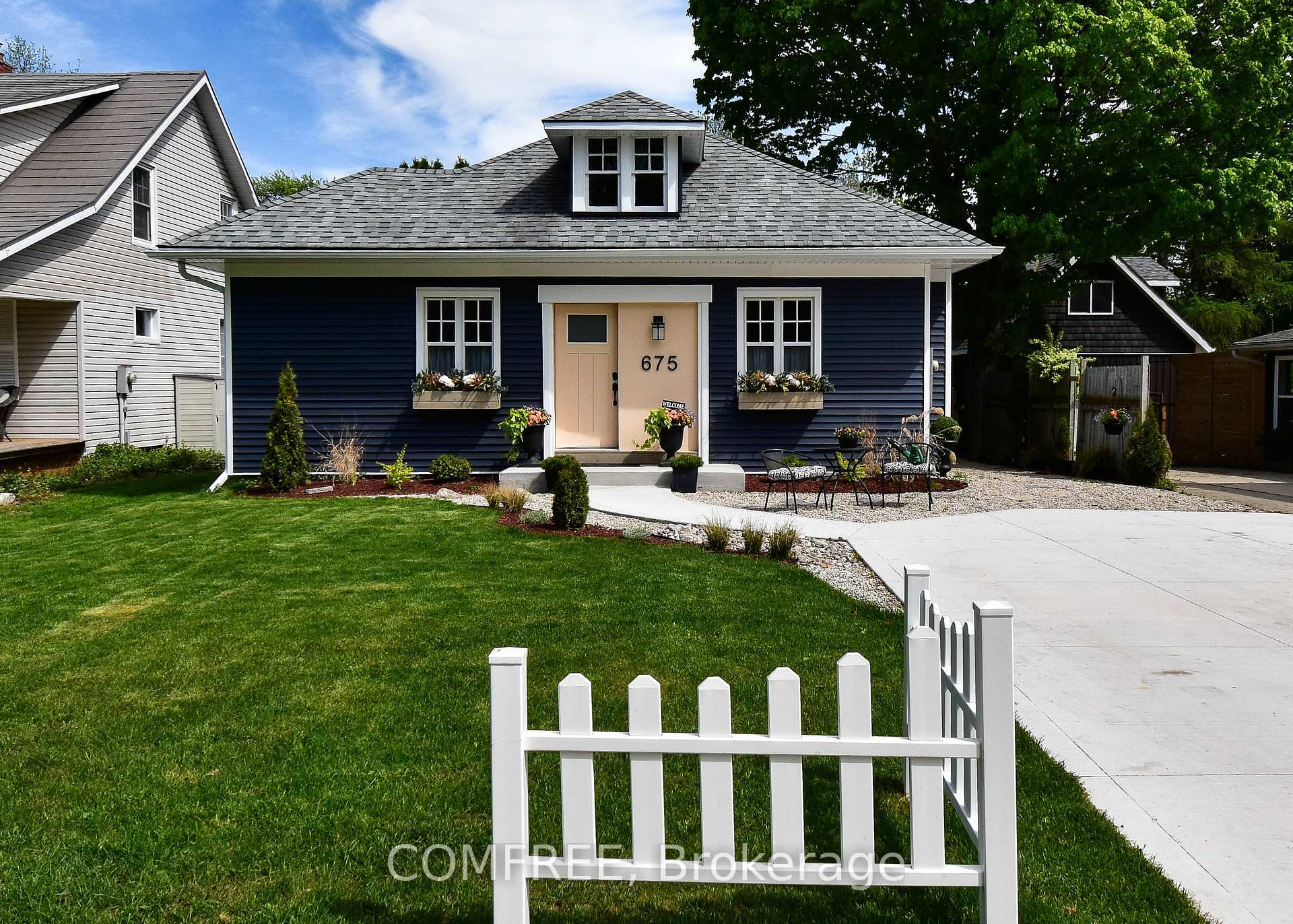 Property Photo: 675 Olde Victoria Street ON N2Z 2A6
