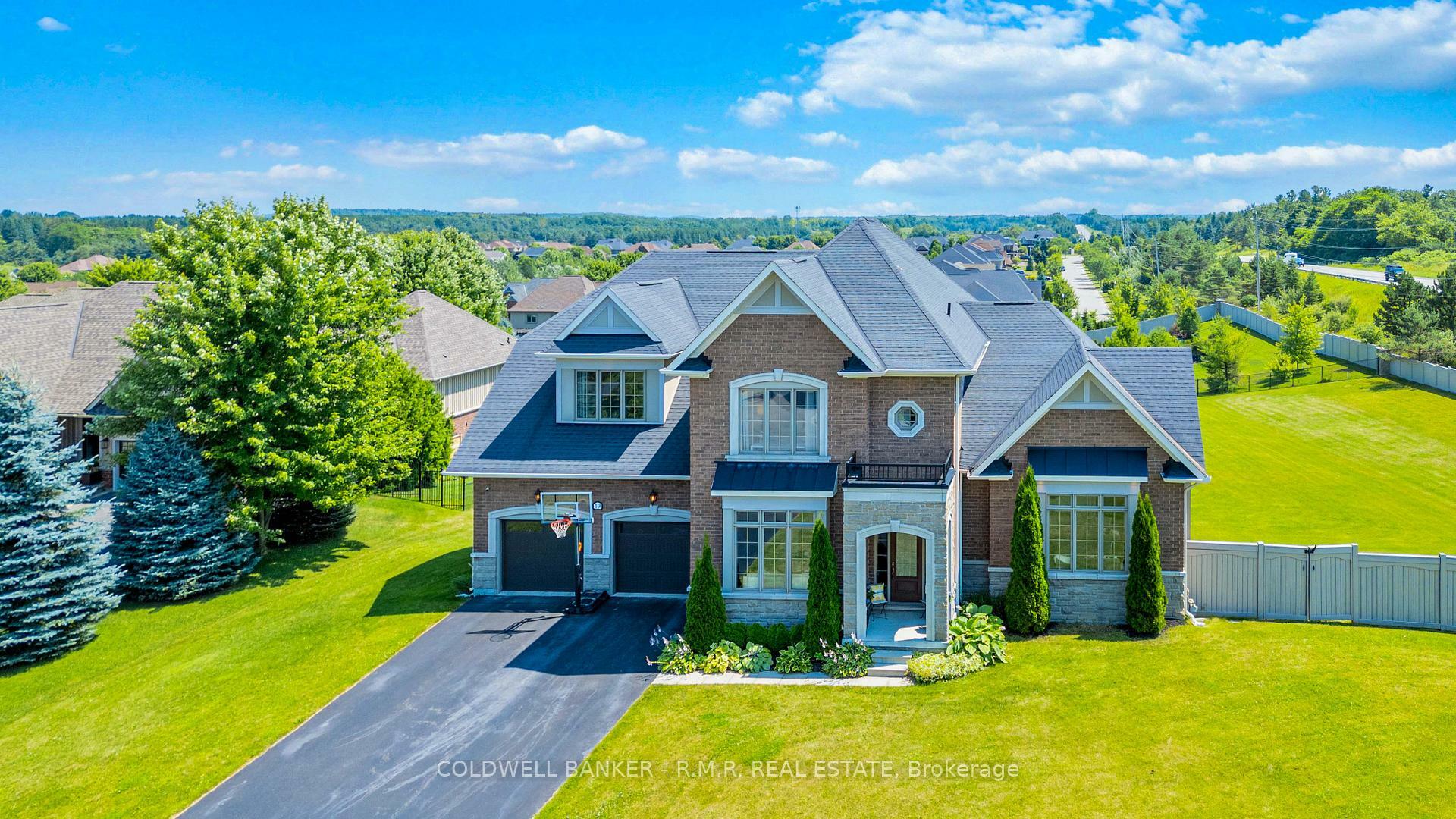 Property Photo: 19 Forestgreen Drive ON L9P 0B8