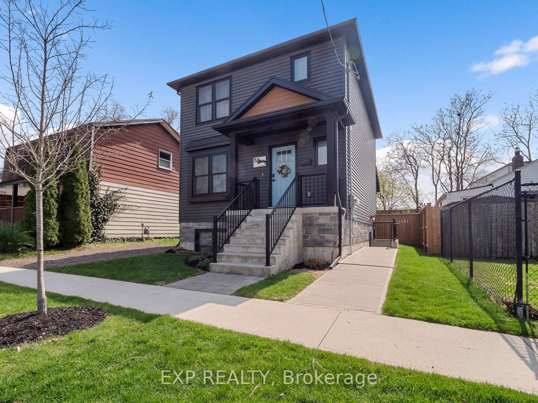 Photo de la propriété: 53 Plymouth Avenue ON L2R 2X8