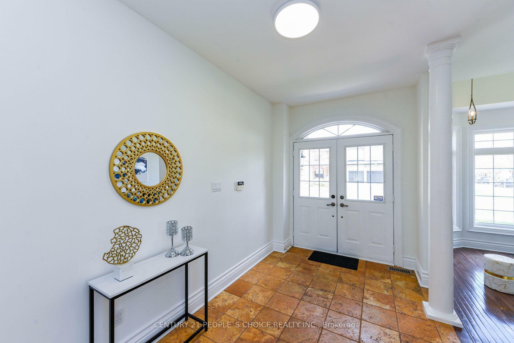Photo de la propriété: 2372 Parkglen Avenue ON L6M 4Y5