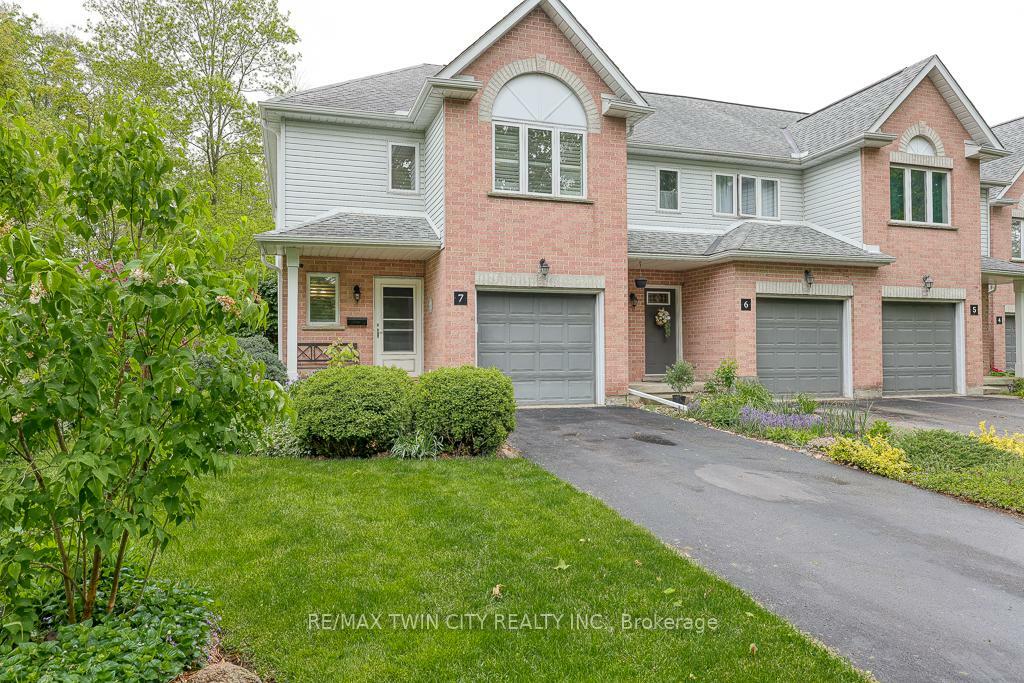 Property Photo: 20 Forrest Avenue W 7 ON N3A 1Y2