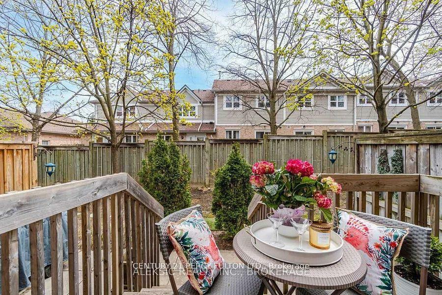 Property Photo: 3100 Fifth Line W 58 ON L5L 5V5