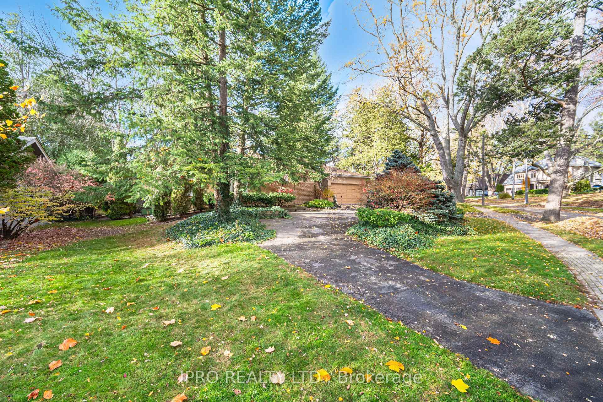 Photo de la propriété: 4189 Inglewood Drive ON L7L 1E3