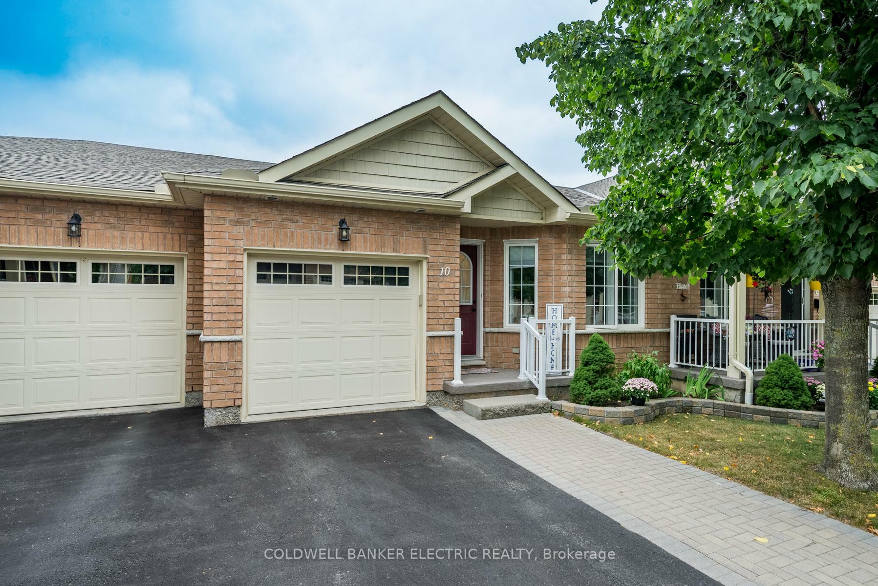 Property Photo: 861 Wentworth Street 10 ON K9J 8R7
