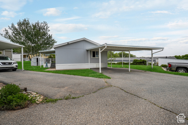 Property Photo: 129 Barrington Way UT 84041