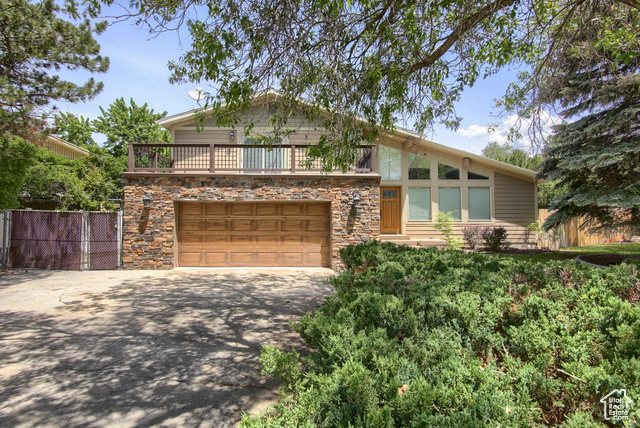 Property Photo: 2203 E Flatiron Dr UT 84093