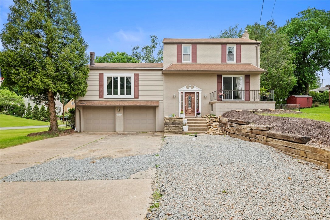 Property Photo: 3416 Sterling Dr PA 15102