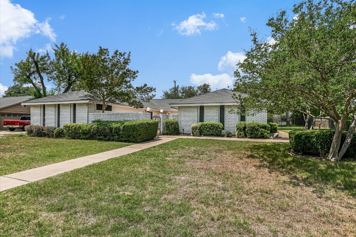 Property Photo:  8600 Crest Ridge Circle  TX 78750 
