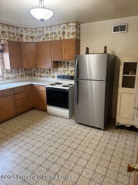 Property Photo: 101 1st Street E ND 58650