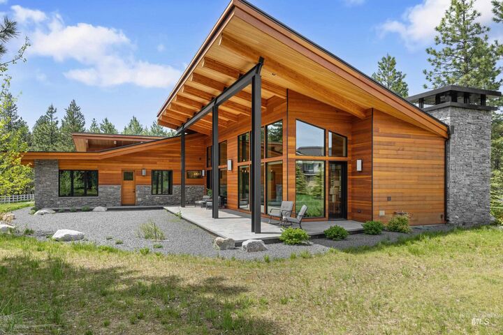 Property Photo: 306 Whitetail Drive ID 83638