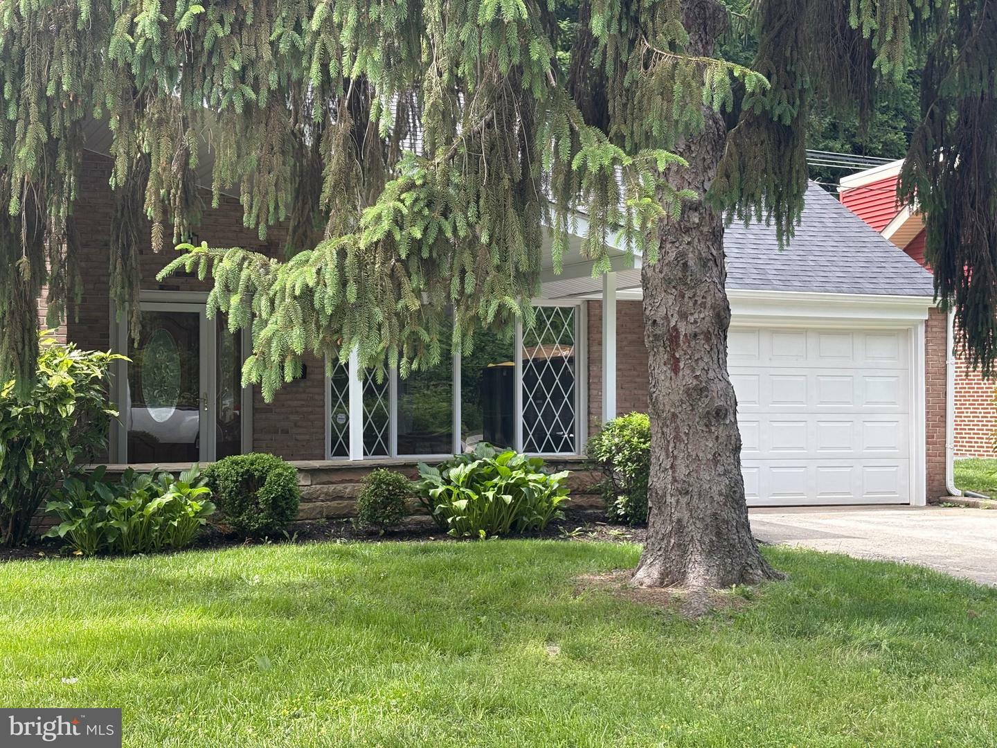 Property Photo: 44 S Brookside Road PA 19064