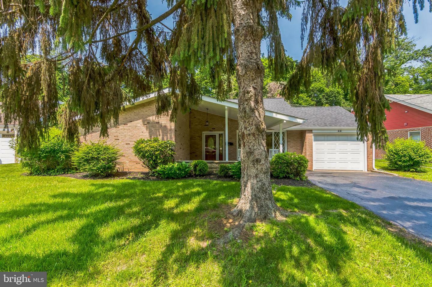 Property Photo: 44 S Brookside Road PA 19064