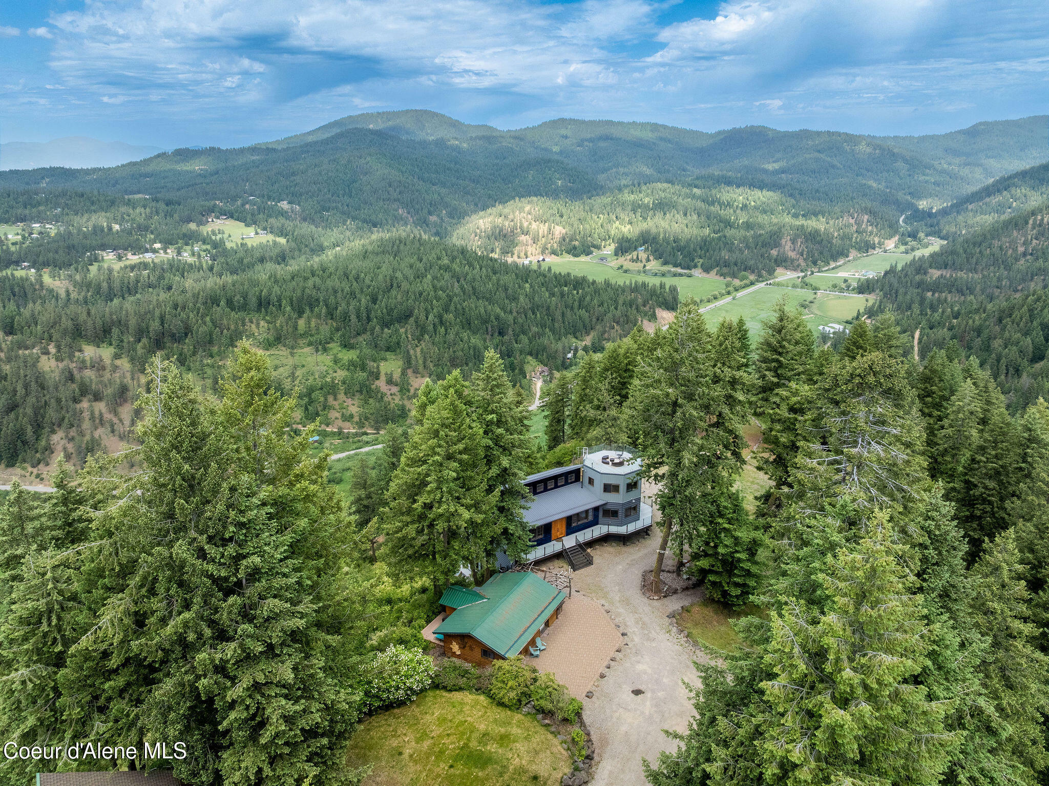 Property Photo: 23 S Lightning Spur Ln ID 83814