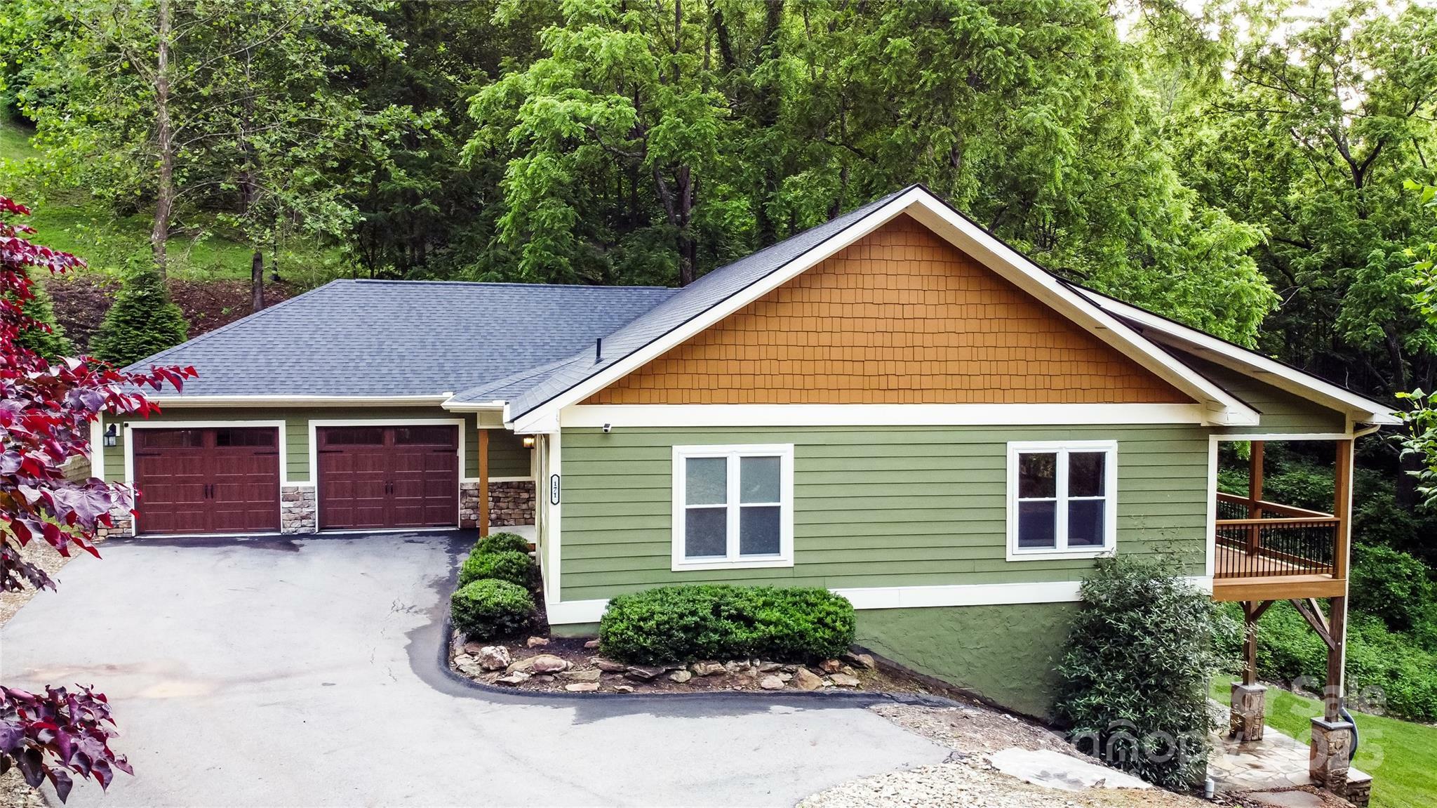 Property Photo: 171 View Ridge Parkway NC 28748