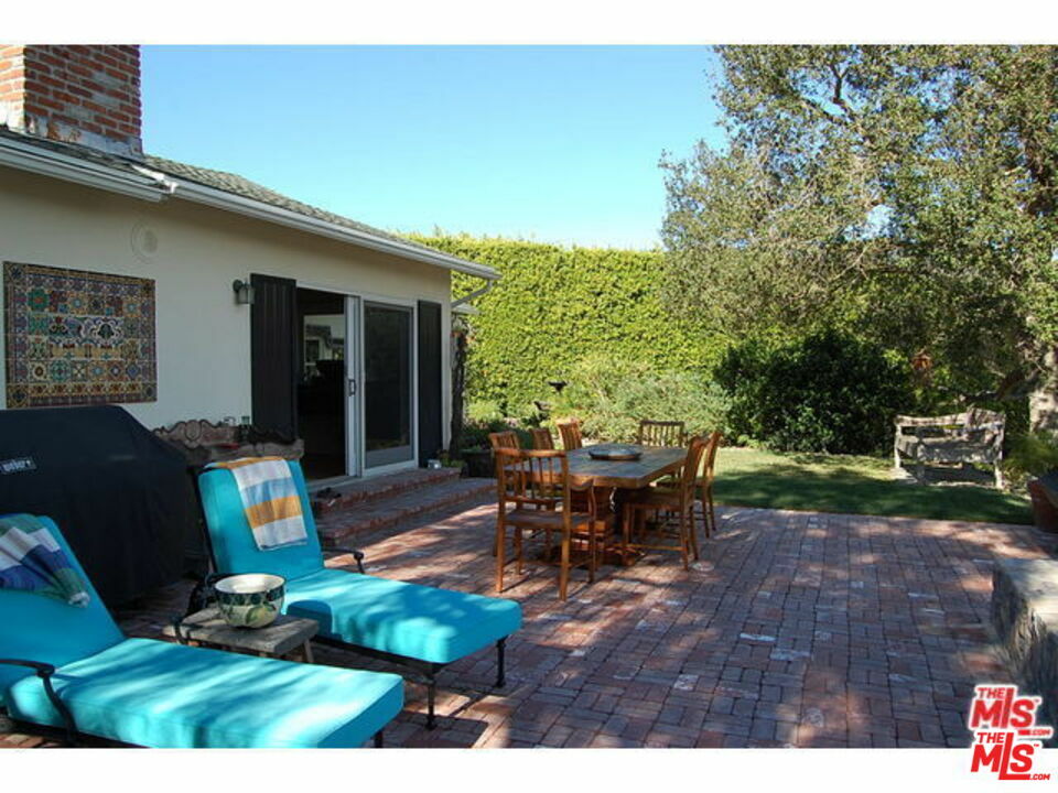 Property Photo: 29507 Harvester Rd CA 90265