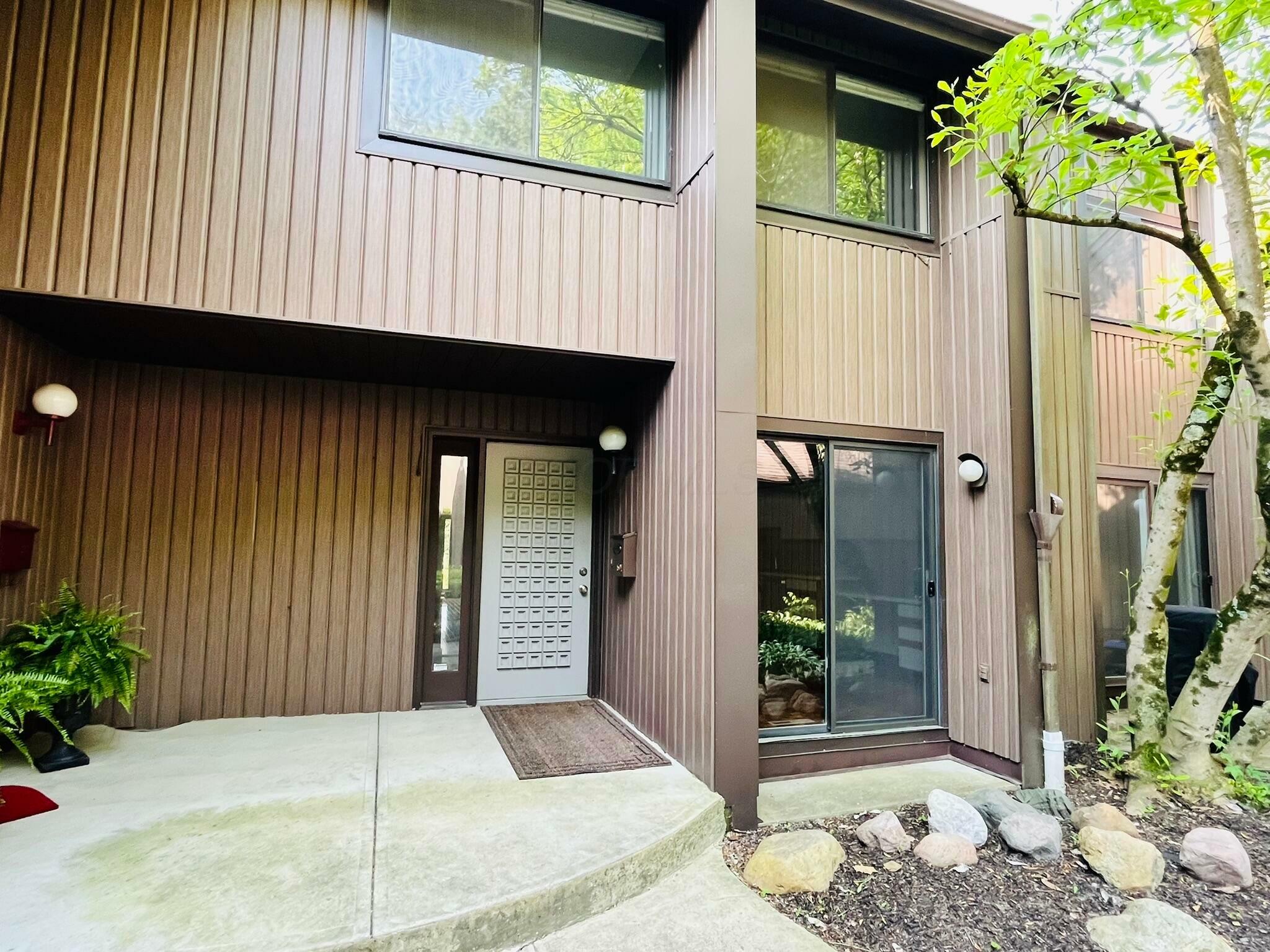 Property Photo: 691 Tall Oaks Court OH 43055