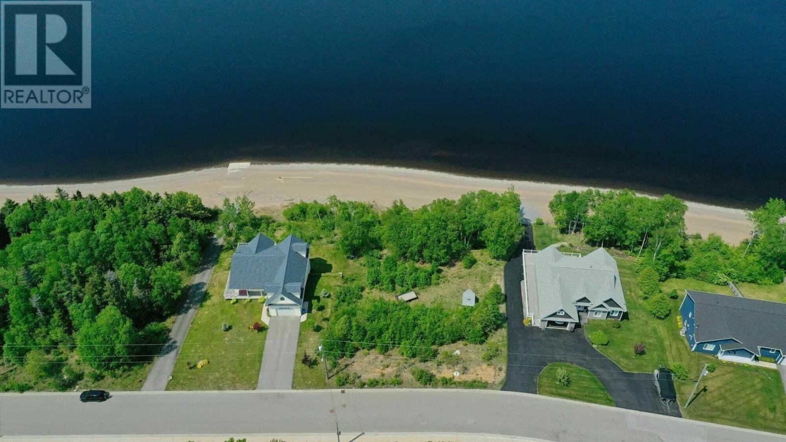 14 Bowater Boulevard  Pasadena NL A0L 1K0 photo