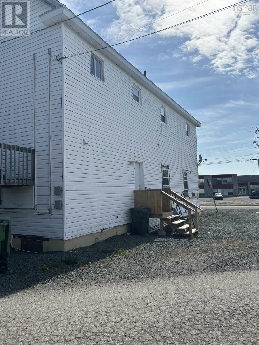 Photo de la propriété: 45 Main Street NS B1E 1E7