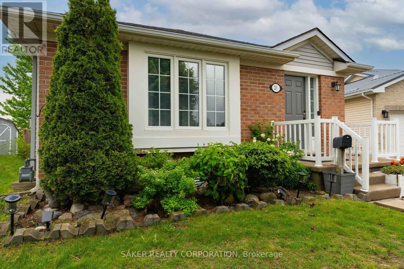 Property Photo:  21 Erin Court  ON N5H 3G6 