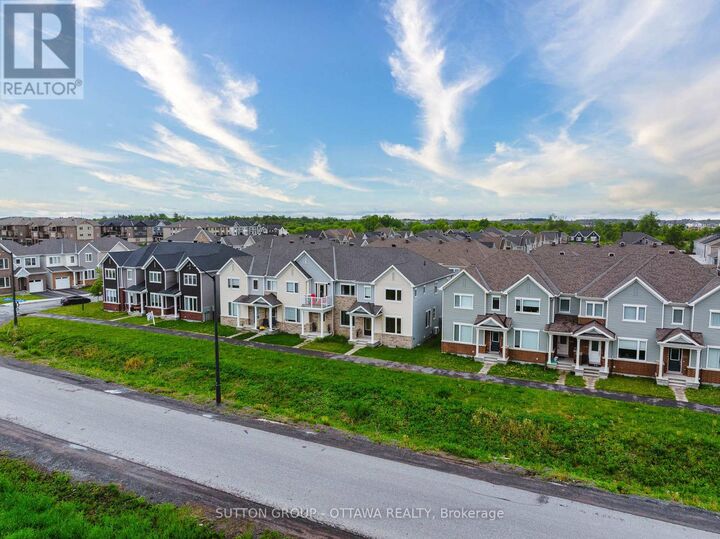 Property Photo: 1082 Chapman Mills Drive ON K2J 6P5