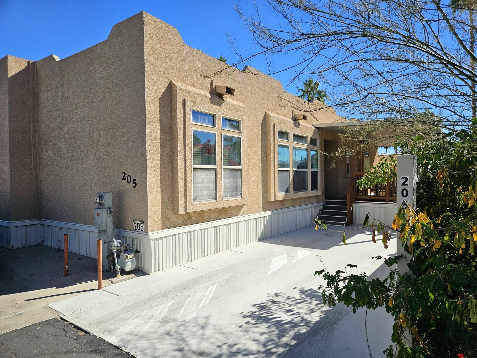 Property Photo:  205 Cherokee Street  CA 92264 