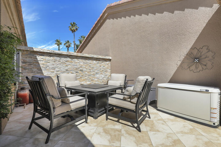 Property Photo: 76099 Impatiens Circle CA 92211
