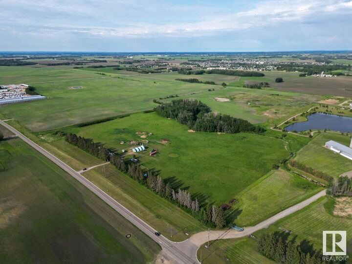 Property Photo:  52422 Range Rd 275  AB T7Z 1Y3 