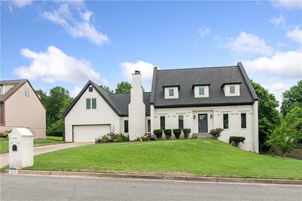 Property Photo: 1645 Oakfield Lane GA 30075