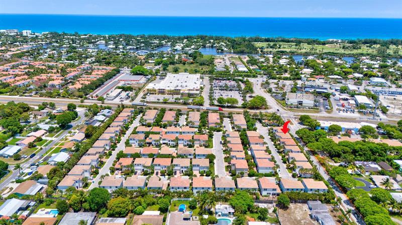 Property Photo: 452 Tiffany Oaks Way FL 33435