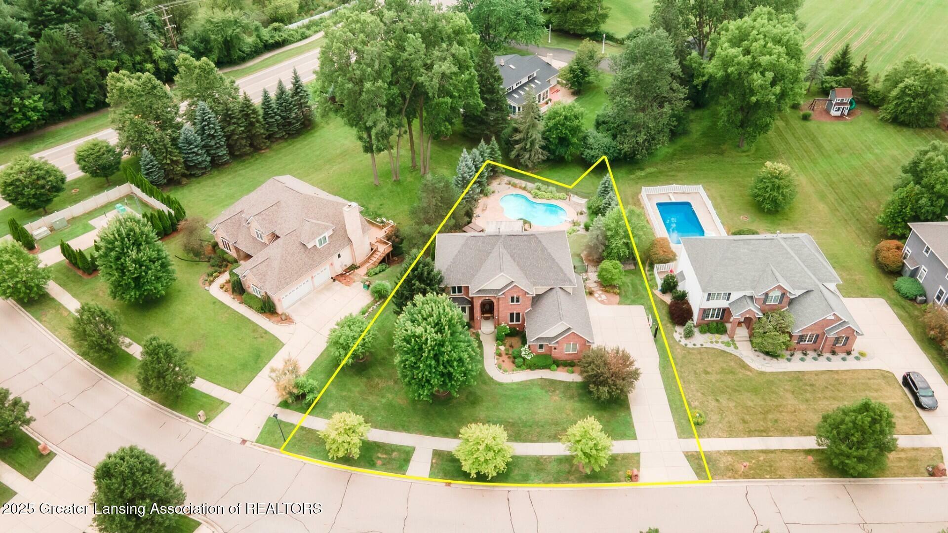Property Photo: 6016 Sleepy Hollow Lane MI 48823