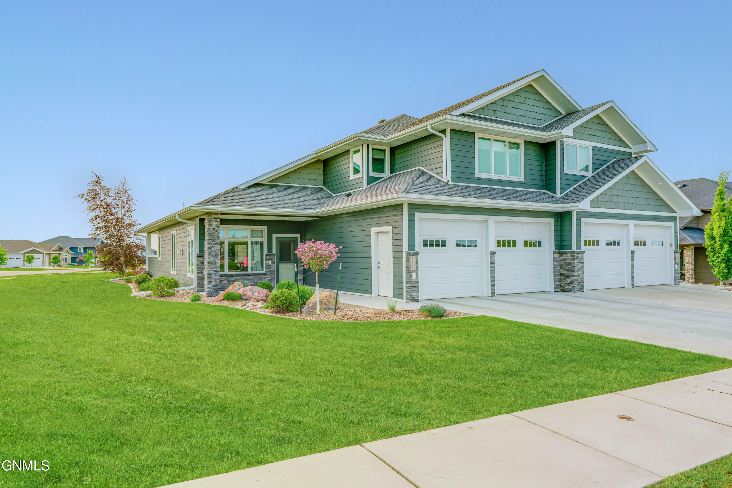 1424 Community Lp  Bismarck ND 58503 photo