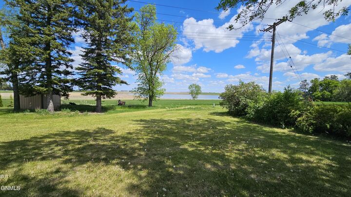 Property Photo: 315 2nd Avenue SE ND 58413