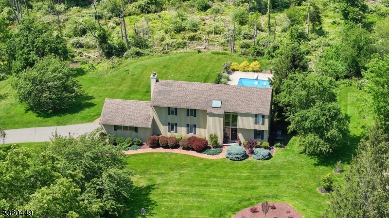 Property Photo: 6 Green Hills Dr NJ 08822