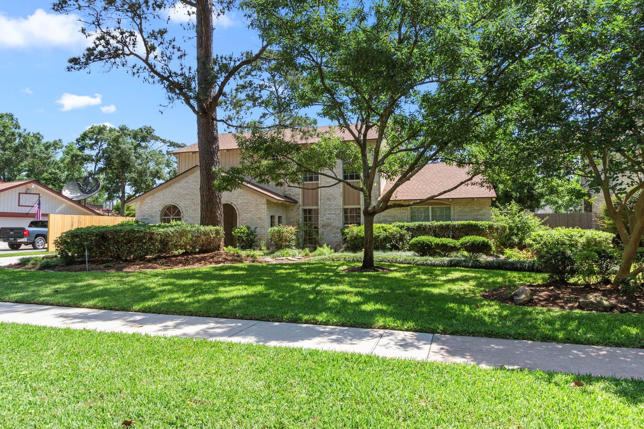 Property Photo: 1022 Oak Leaf Street TX 77571